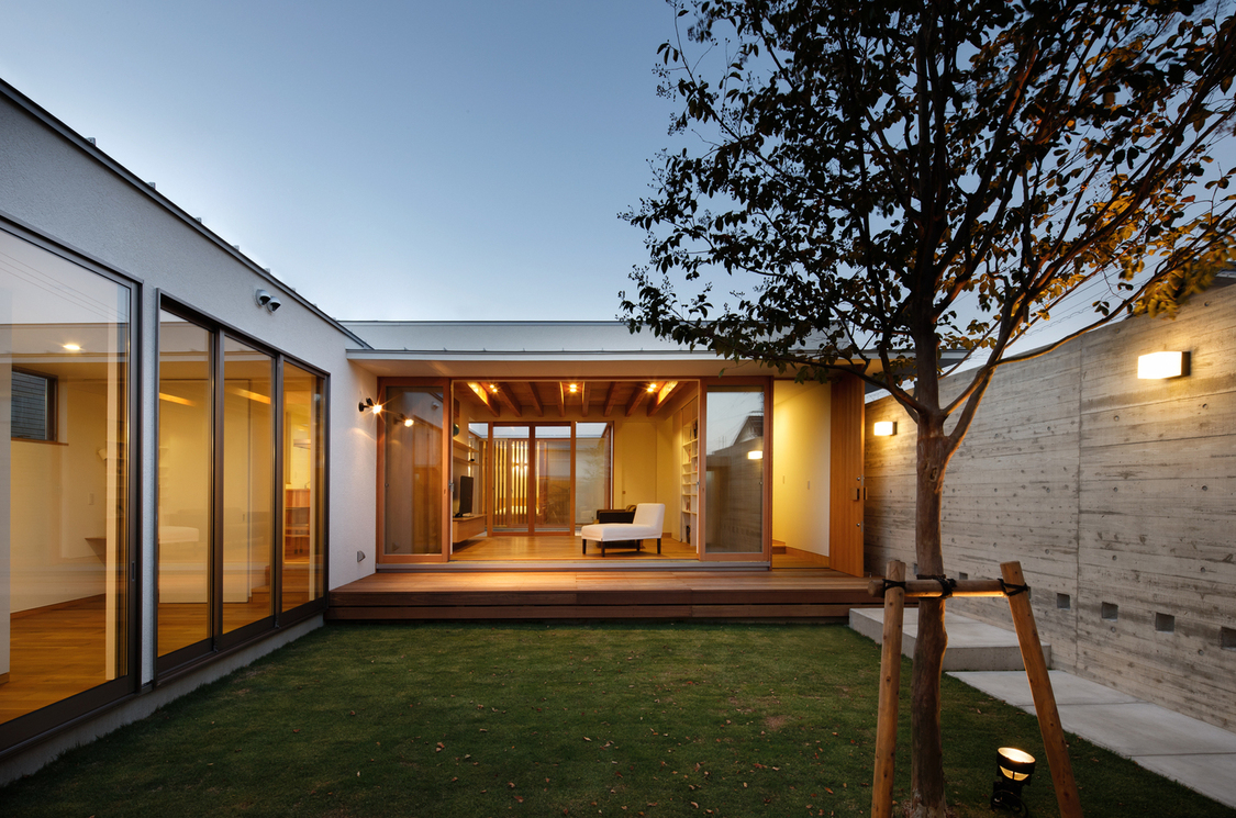 THE GARAGE HOUSE